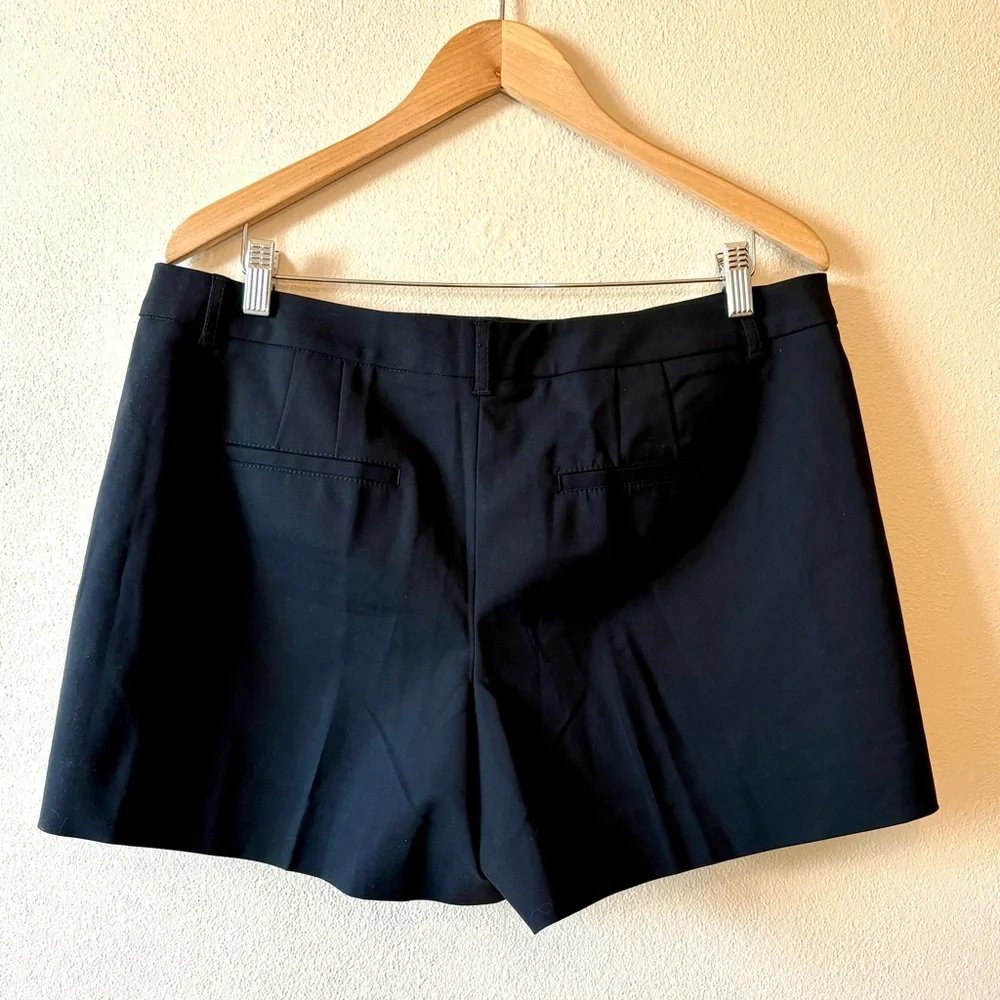 White House Black Market tailors black shorts‎ new with tags